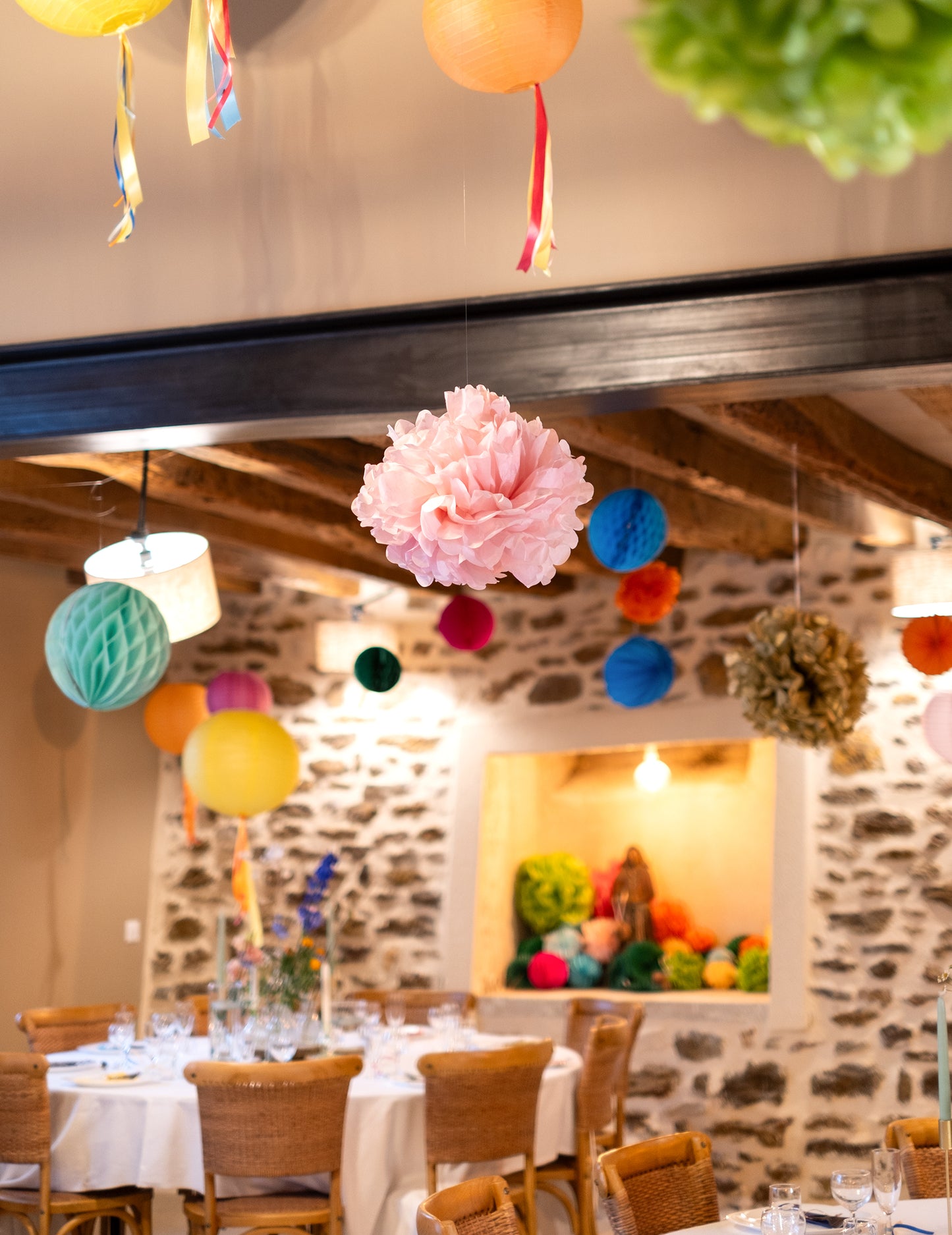 Pompon roz din hârtie 40 cm, minge decorativă 