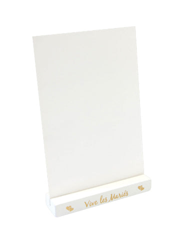 Porte menu en bois Vive les Mariés pour mariage blanc et doré avec cœurs