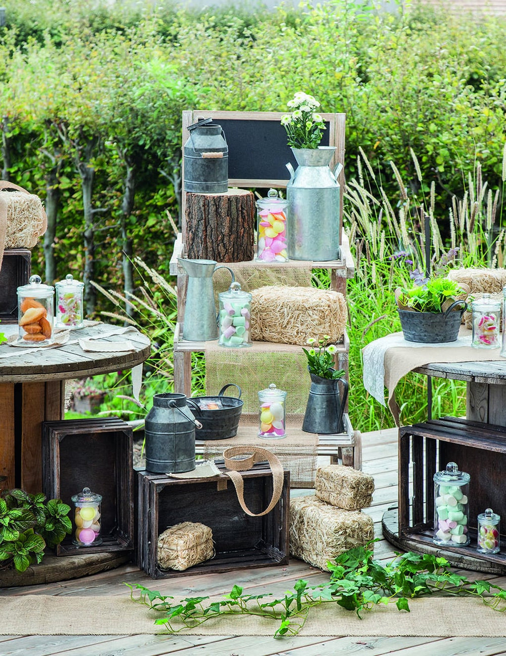 Mise en scène du pot à lait vintage champêtre pour décoration