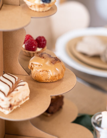 Suport pentru brioșe cu 3 niveluri din carton kraft
