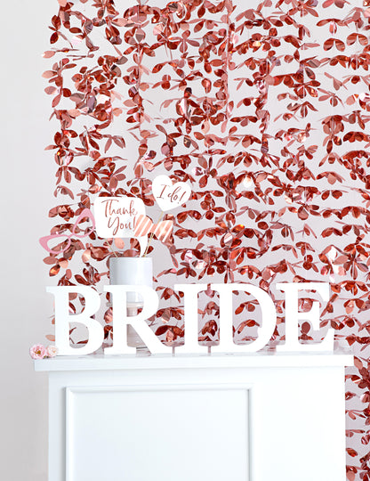 Mise en situation décorative du rideau de fleurs aluminium pour fête