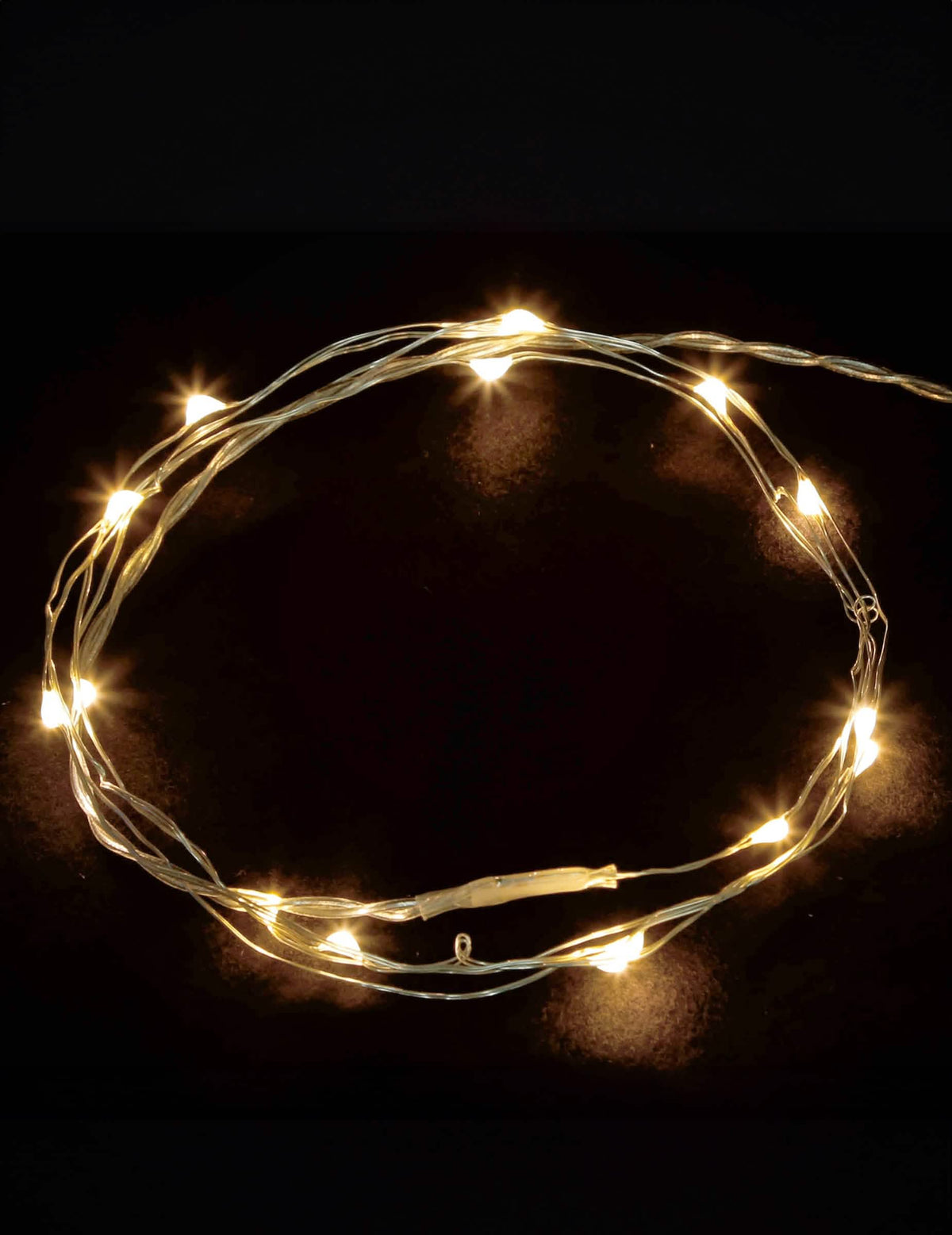 Detaliu al led-urilor aprinse ale cortinei luminoase alb cald pentru exterior, 90 led, 8 moduri