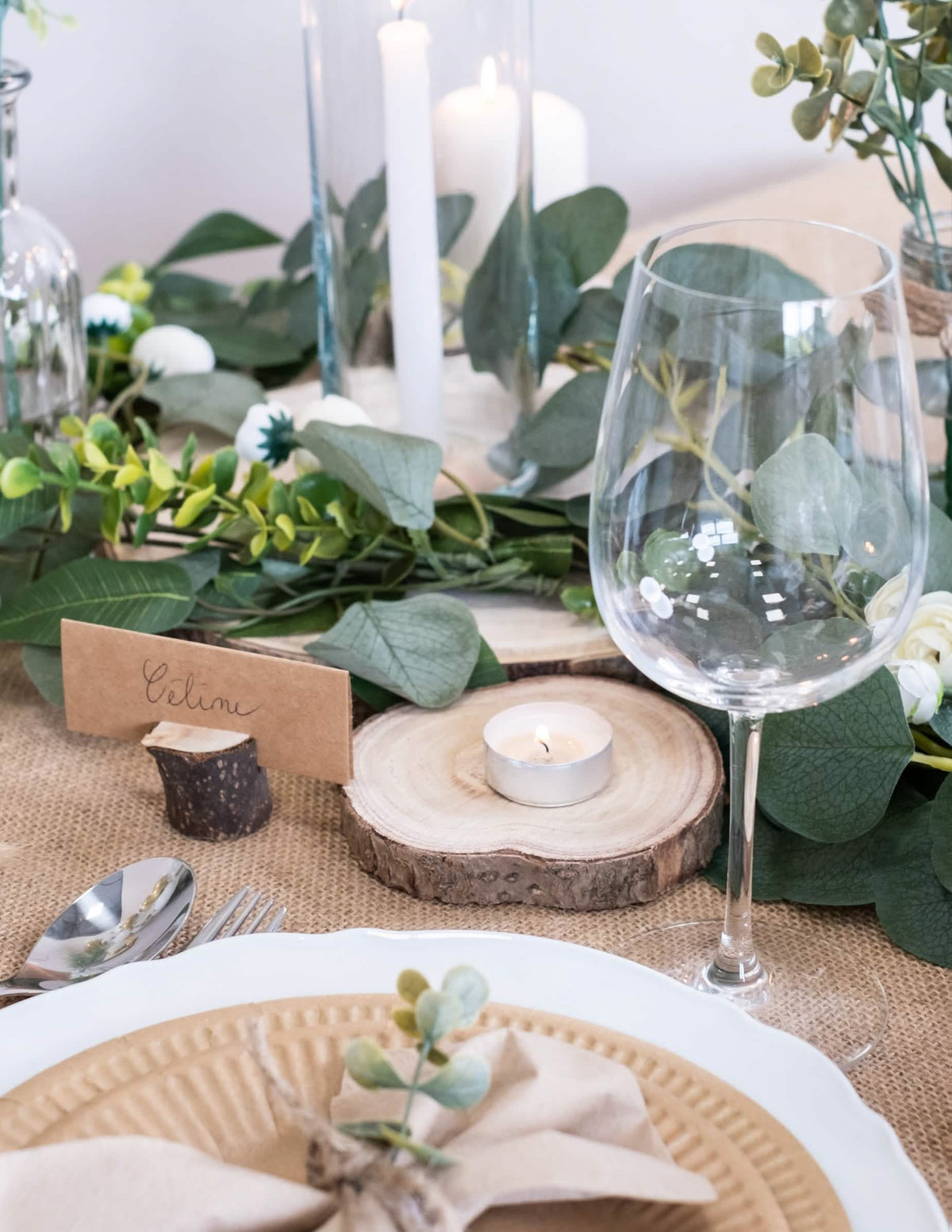Suport pentru lumânare tip pastilă din buștean de lemn natural pentru decor de nuntă