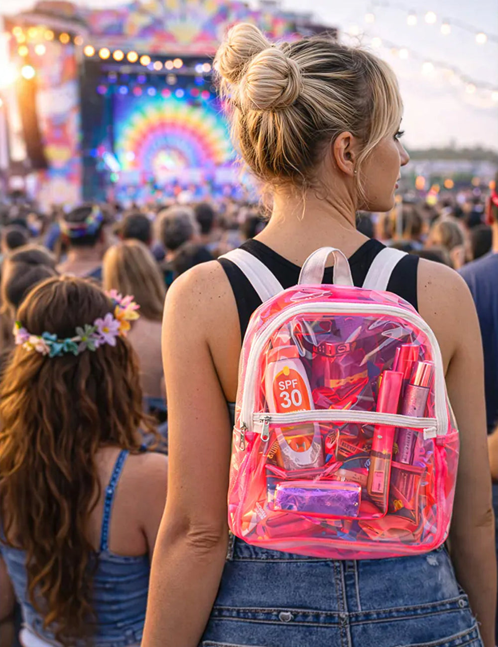 Vue portée en festival du sac à dos transparent pour adulte rose fluo