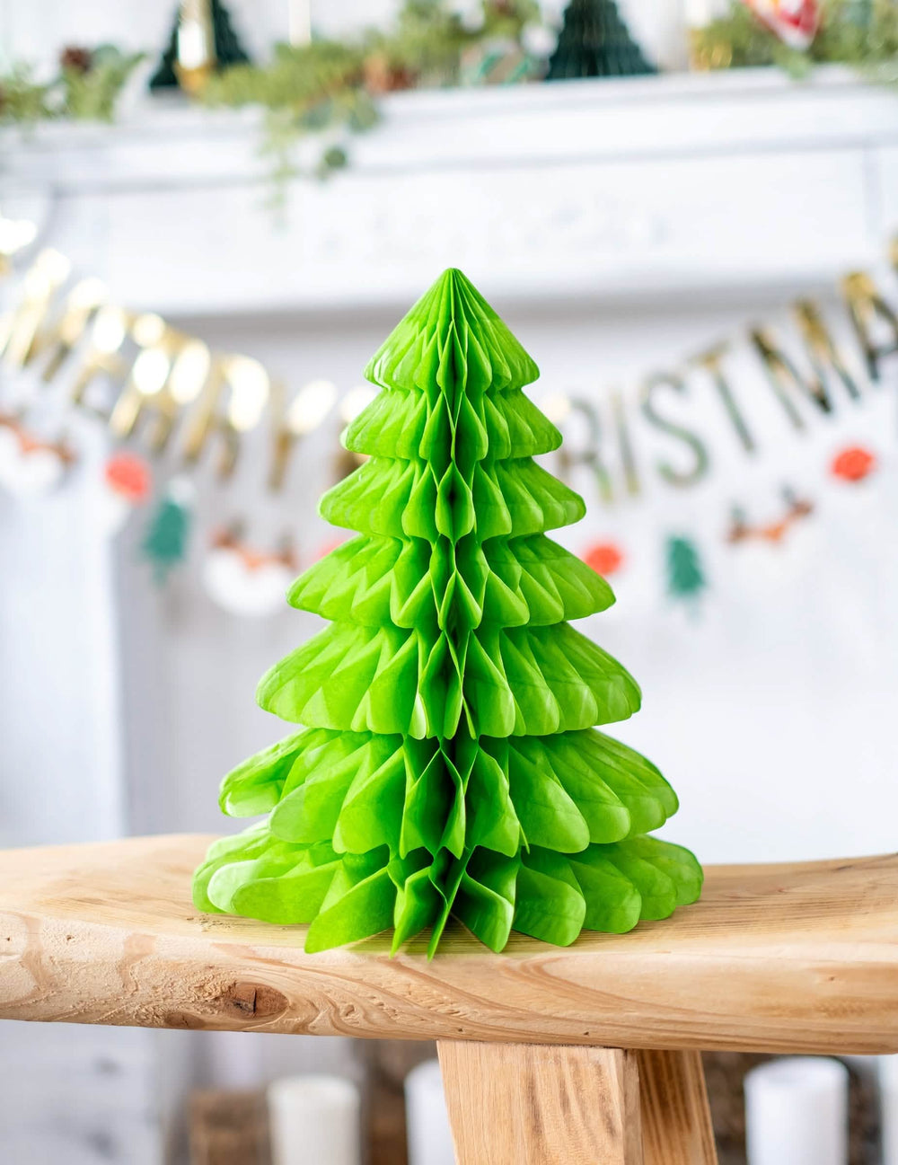 Amenajare a bradului de crăciun din hârtie pentru decor verde alveolat