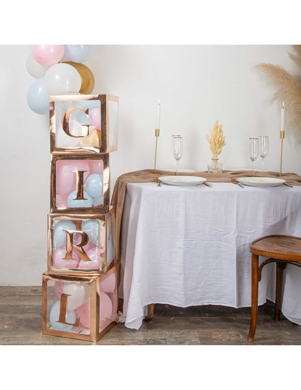 Aranjare scenică a autocolantelor cu litere girl pentru baby shower auriu roz