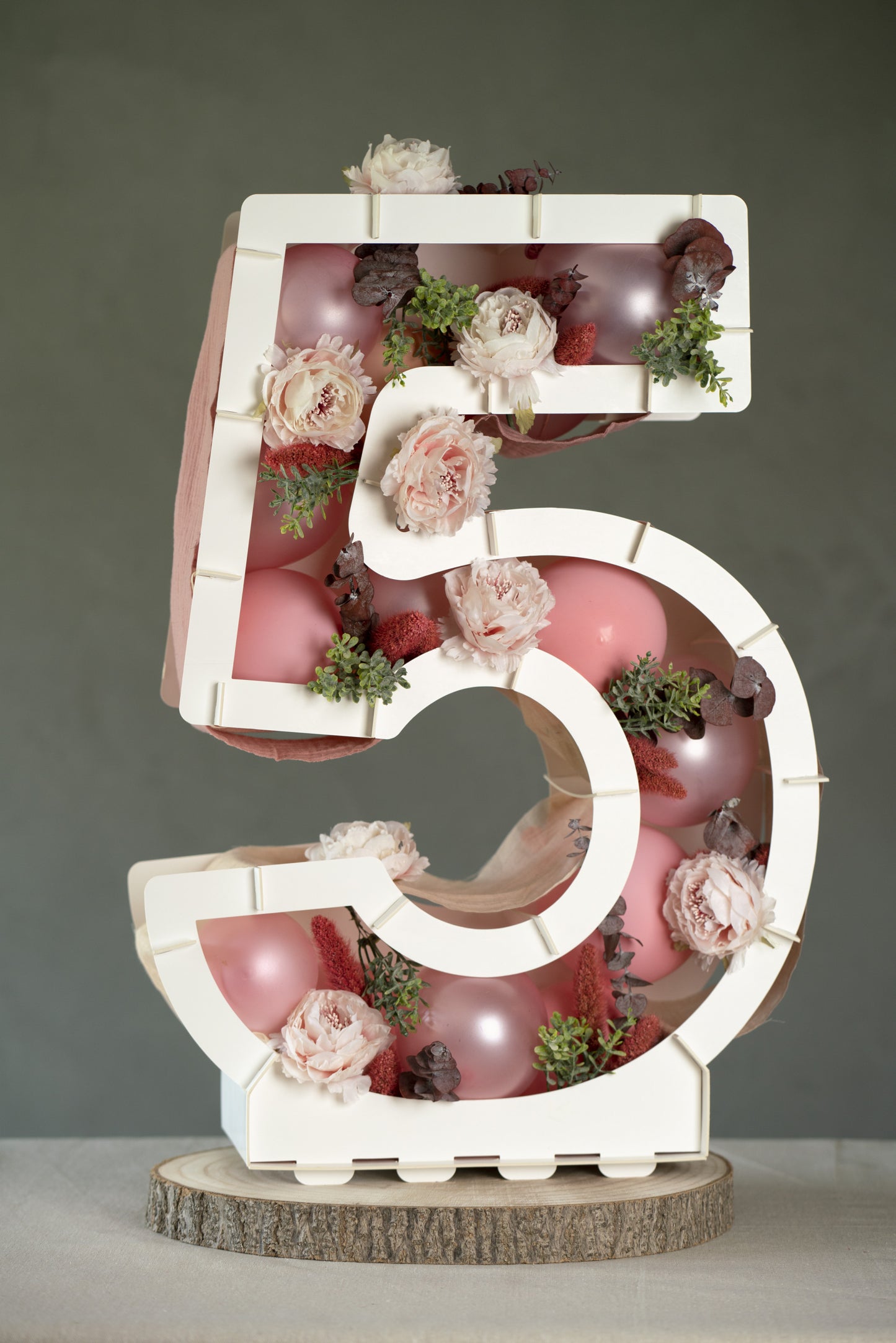 Structura albă a figurii pentru baloane de 64 cm