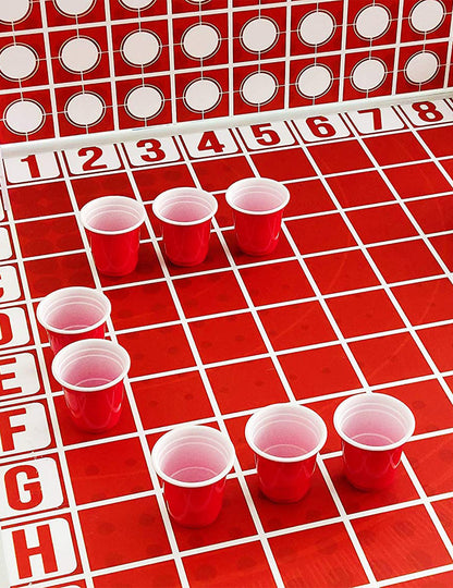 Gros plan sur les gobelets rouges de la Table battle shots