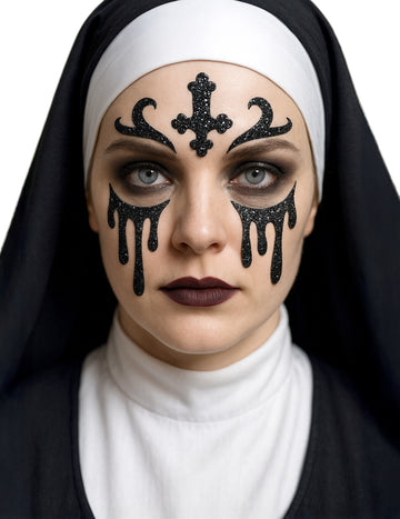 Tatuaje cu sclipici de călugăriță neagră