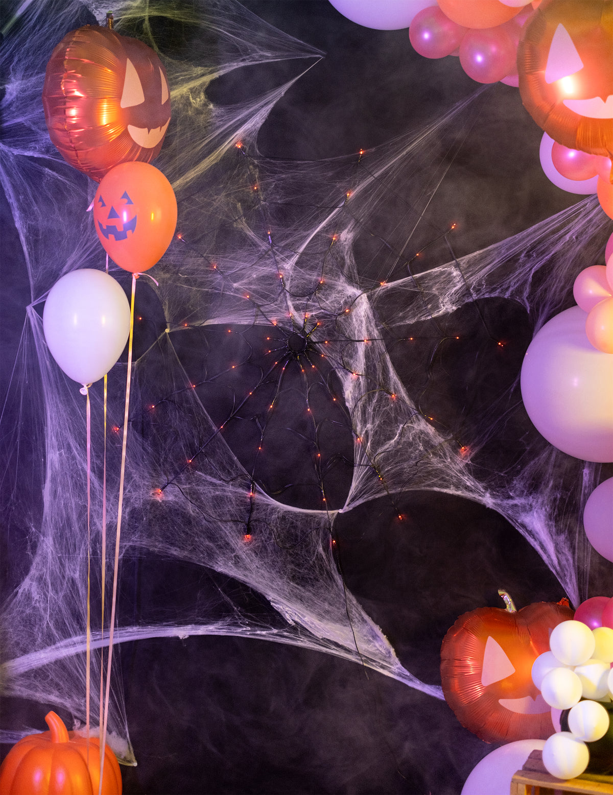 Mise en ambiance de la toile d'araignée lumineuse LED pour décoration