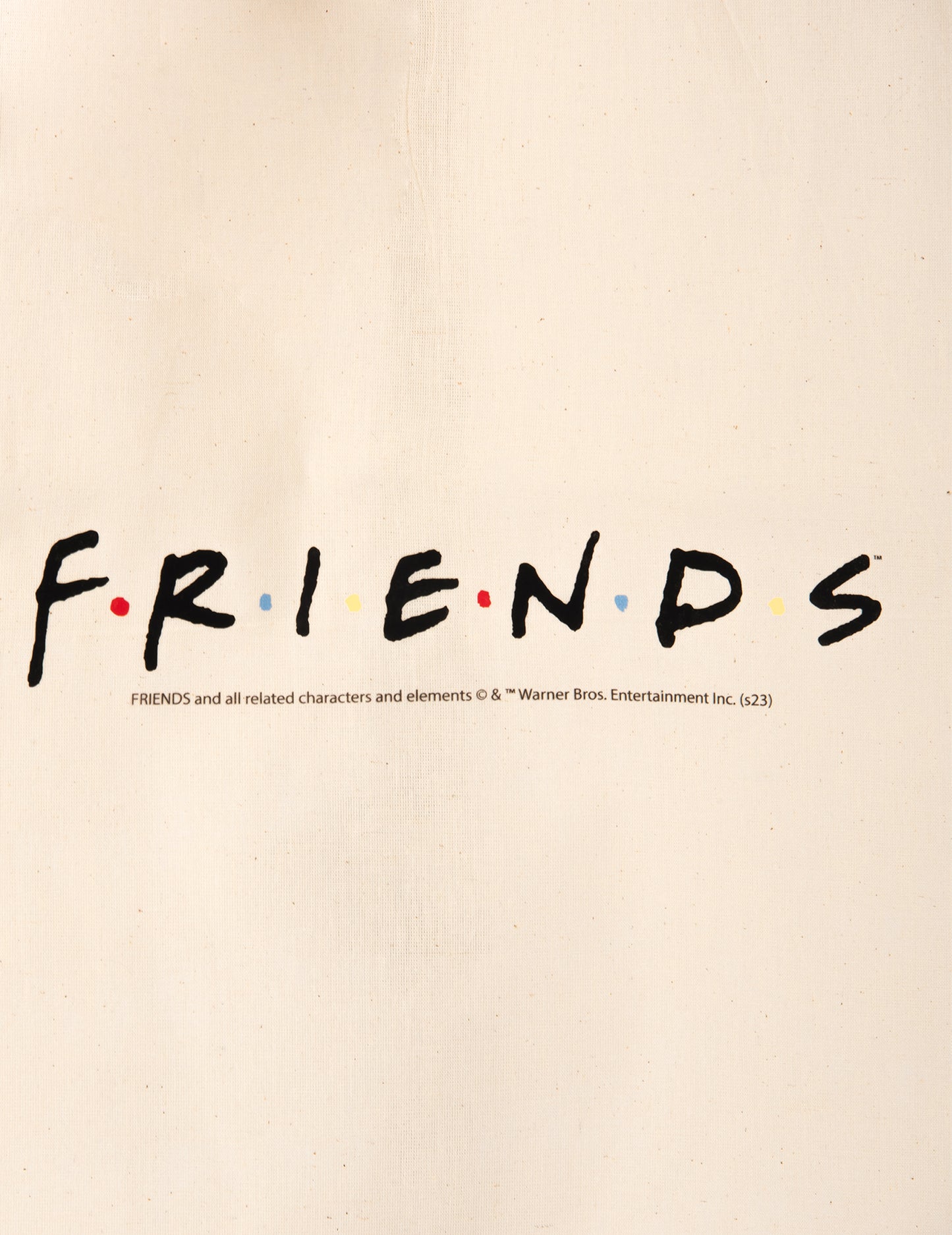 Gros plan sur le logo du tote bag en coton Friends