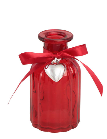 Vază din sticlă roșie decorată cu panglică inimă 10,5cm 