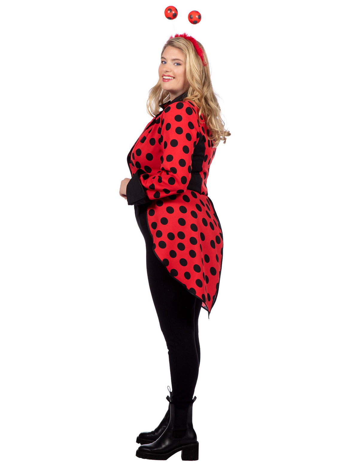 Vue de profil de la veste queue de pie coccinelle